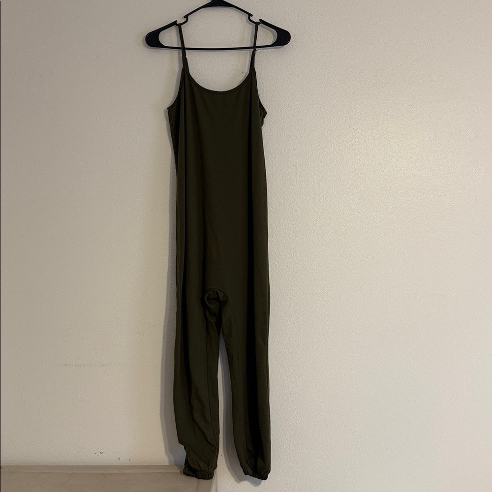 SHEIN Deep Olive Sleeveless Top